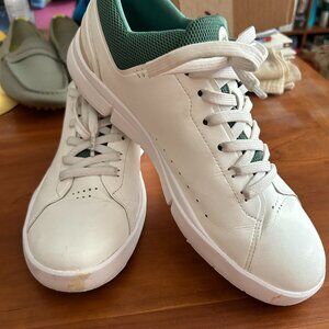 On "The Roger Advantage" QC Sneakers in White and Forest Green, Size 10